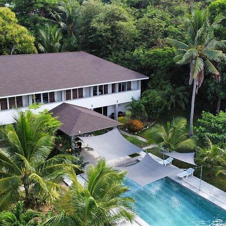 Sunset Cove Beach & Dive Resort Romblon Esterno foto