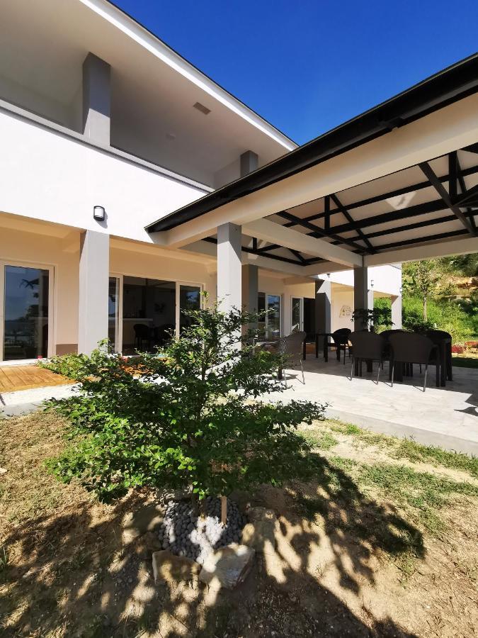 Sunset Cove Beach & Dive Resort Romblon Esterno foto