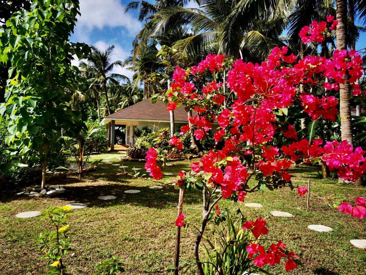 Sunset Cove Beach & Dive Resort Romblon Esterno foto