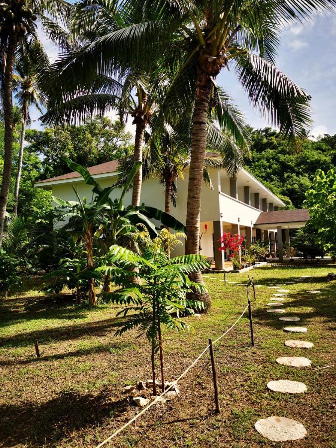 Sunset Cove Beach & Dive Resort Romblon Esterno foto