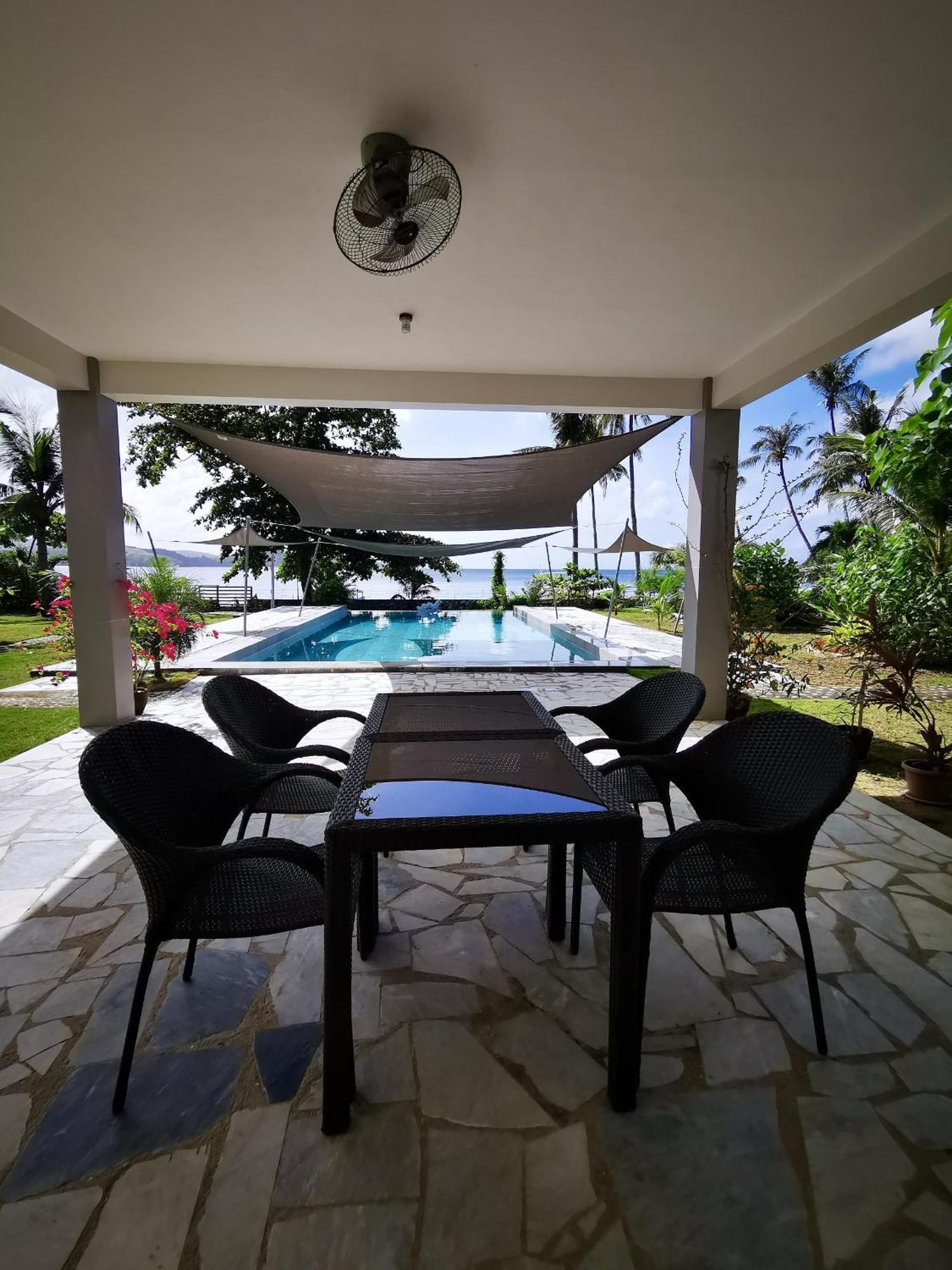 Sunset Cove Beach & Dive Resort Romblon Esterno foto